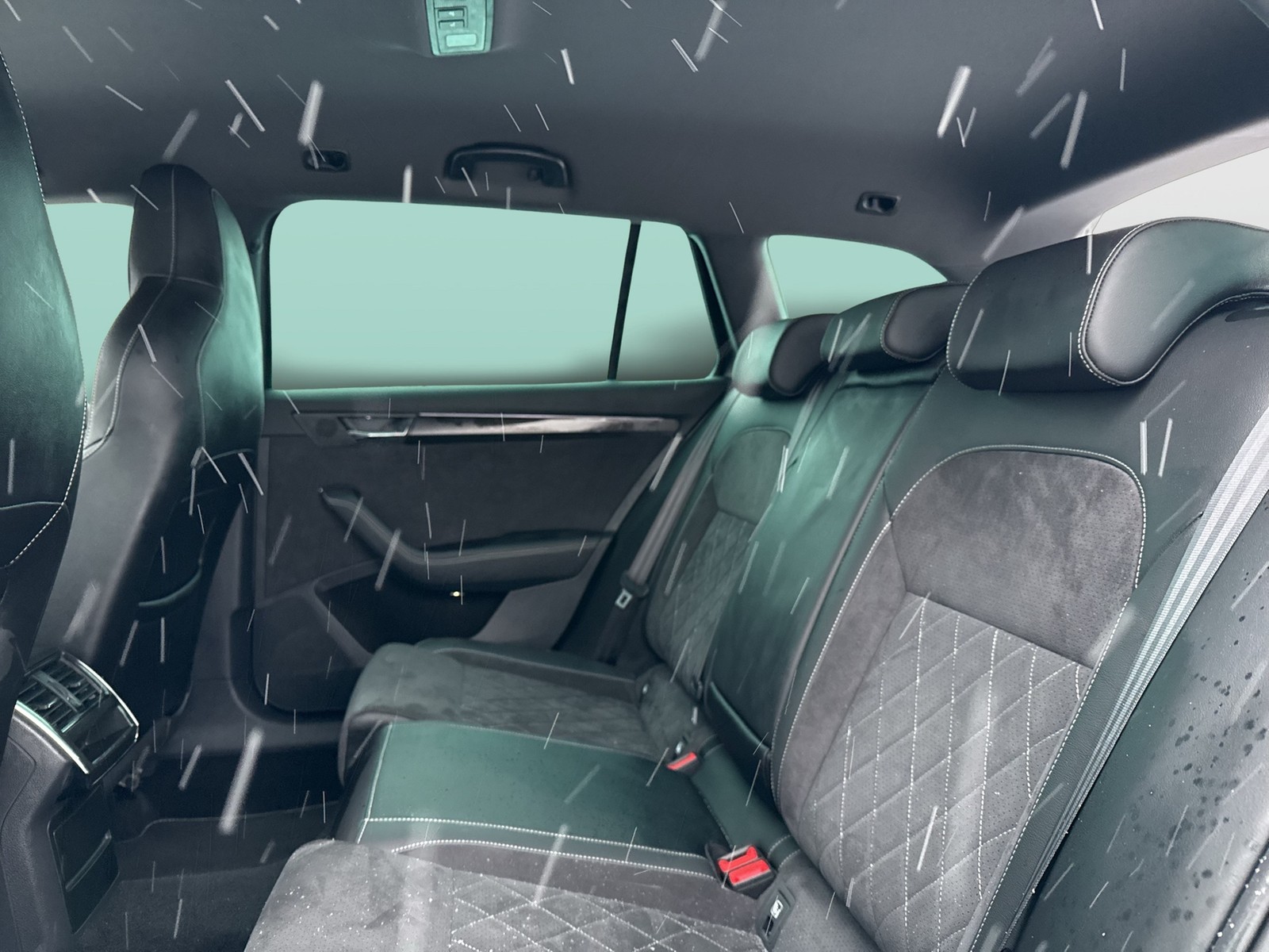 Skoda Superb Combi 2.0 SPORTLINE CANTON CAM ACC LM19