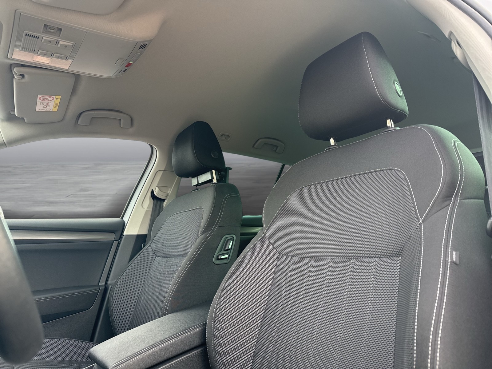 Skoda Superb Combi 1.4 iV STYLE STANDHZ AHK 360CAM ACC