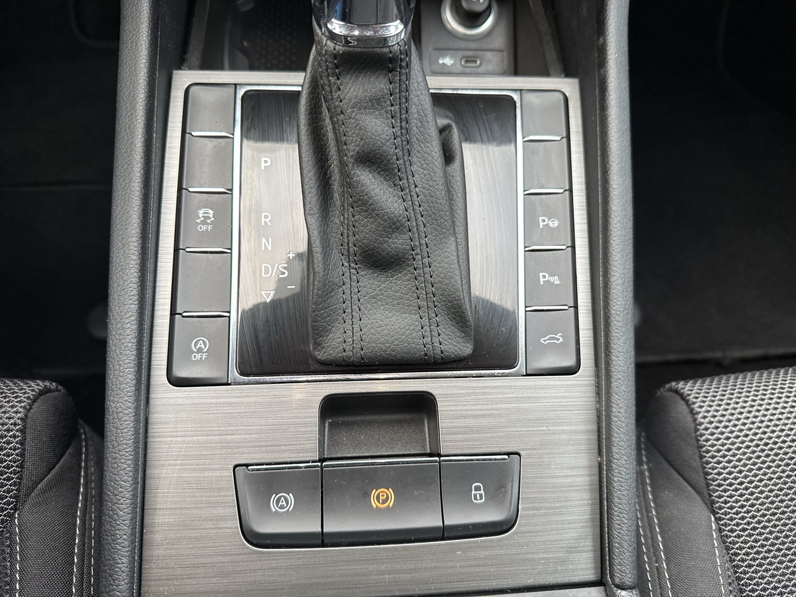 Skoda Superb Combi 2.0 STYLE 4X4 CAM ACC E-KLAPPE NAVI