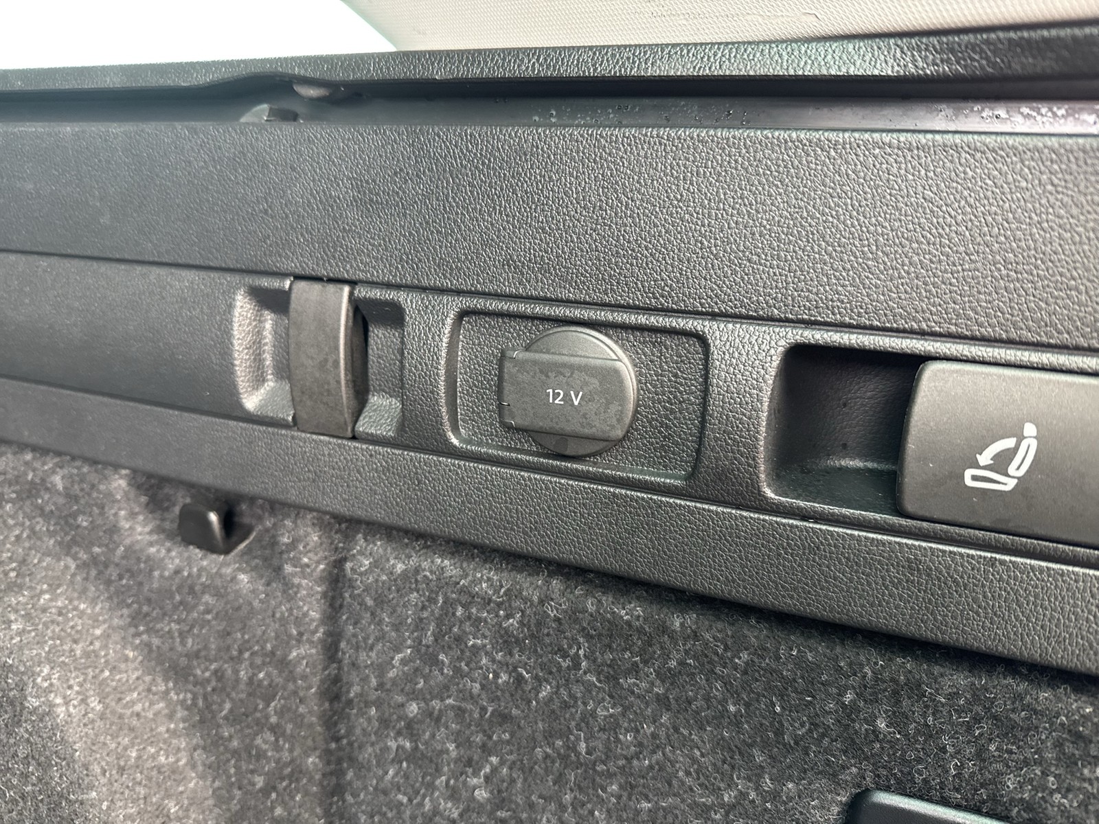 Skoda Superb Combi 2.0 STYLE 4X4 CAM ACC E-KLAPPE NAVI