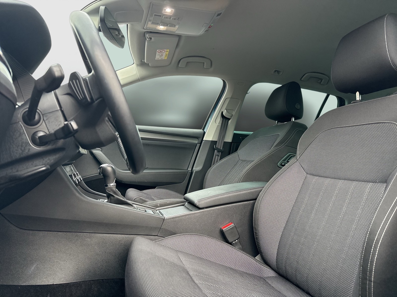 Skoda Superb Combi 2.0 STYLE 4X4 CAM ACC E-KLAPPE NAVI