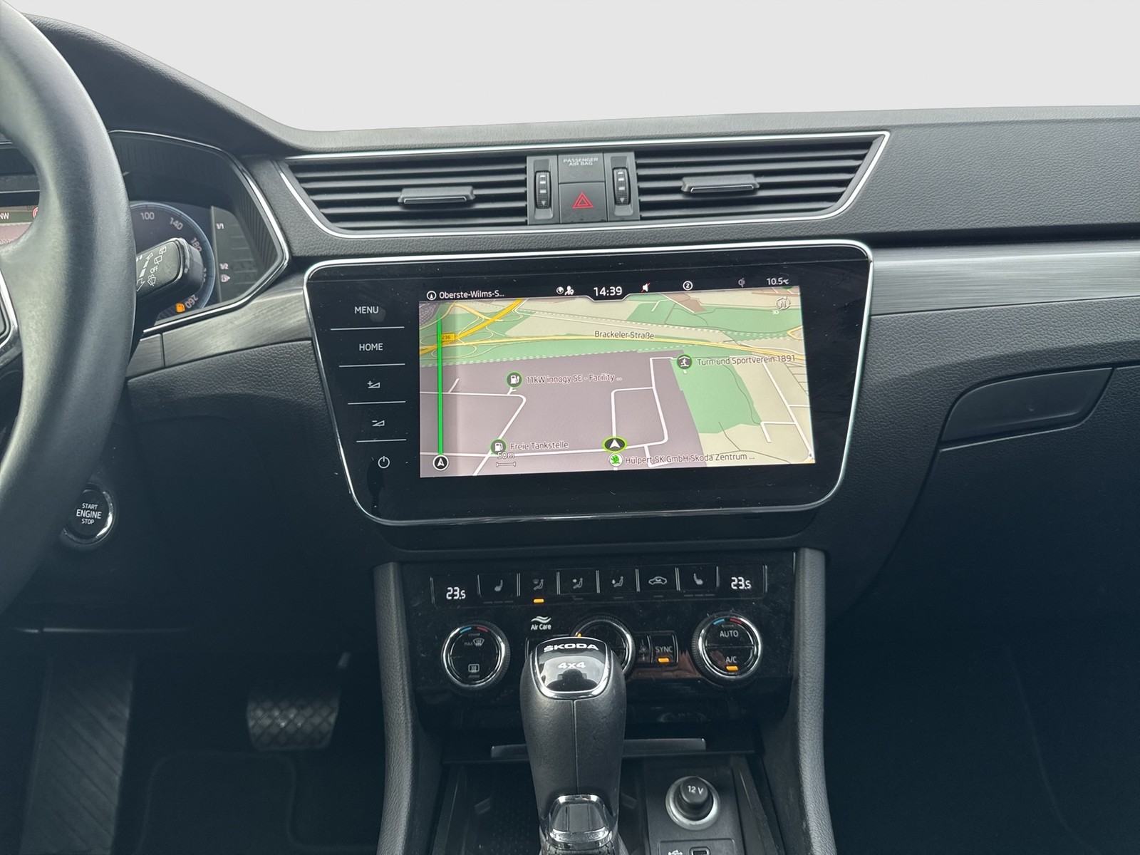 Skoda Superb Combi 2.0 STYLE 4X4 CAM ACC E-KLAPPE NAVI