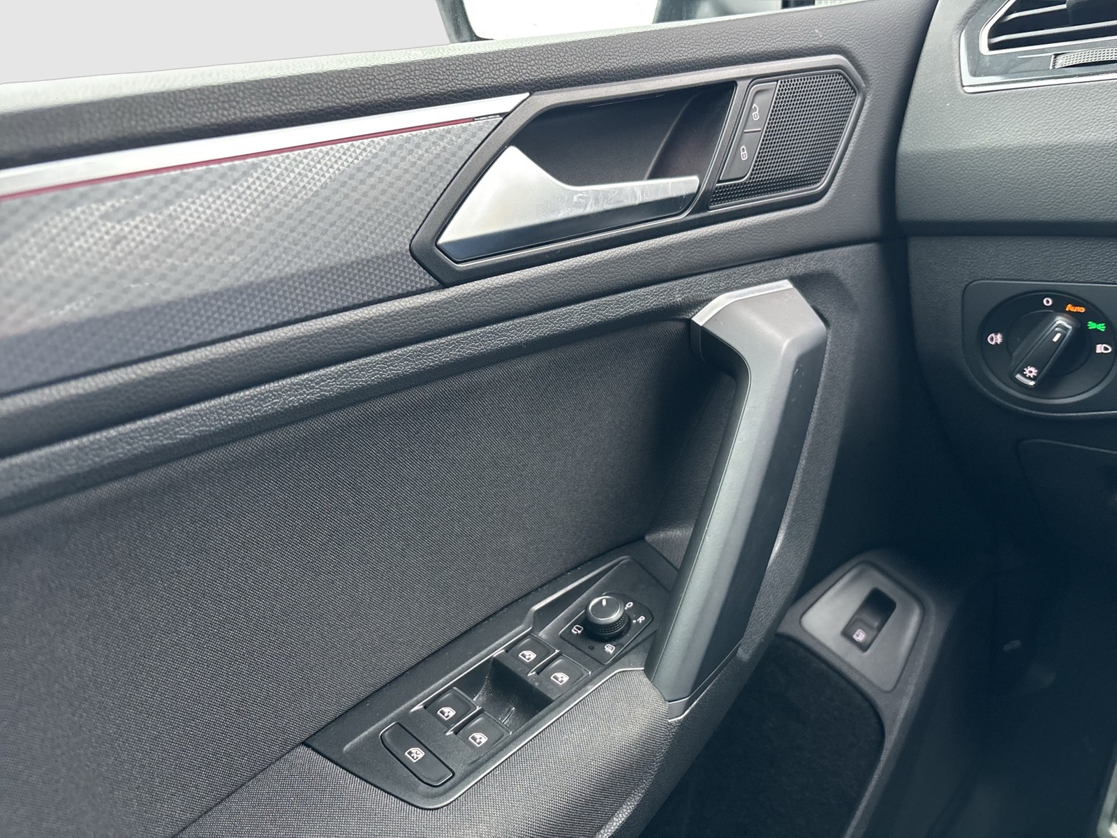 Volkswagen Tiguan 1.4 HYBRID ACTIVE AHK ACC NAVI CARPLAY