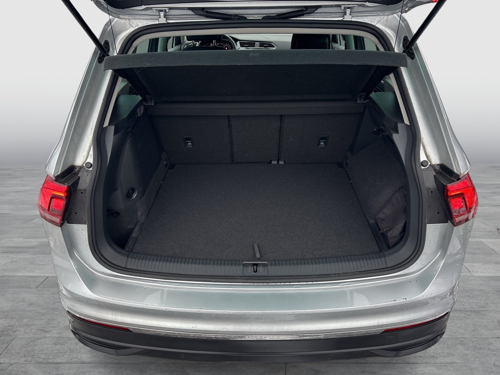 Volkswagen Tiguan 1.4 HYBRID ACTIVE AHK ACC NAVI CARPLAY