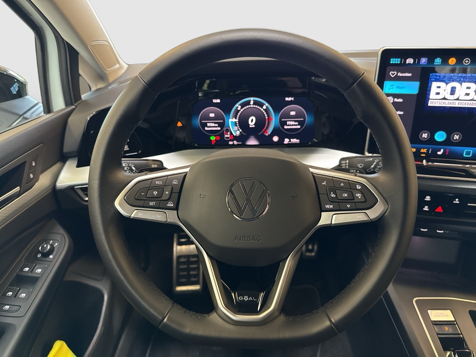 Volkswagen Golf VIII 2.0 GOAL AHK CAM ACC NAVI LED+ CARPLAY