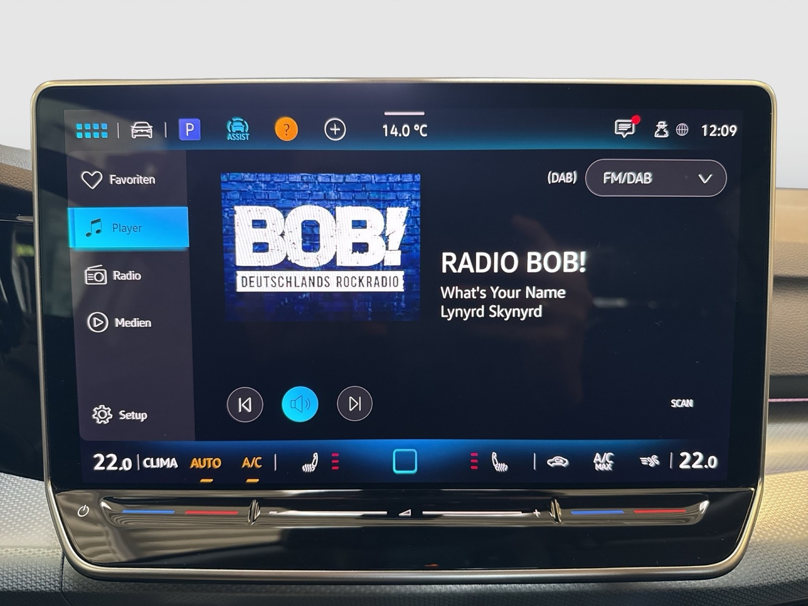 Volkswagen Golf VIII 2.0 GOAL AHK CAM ACC NAVI LED+ CARPLAY