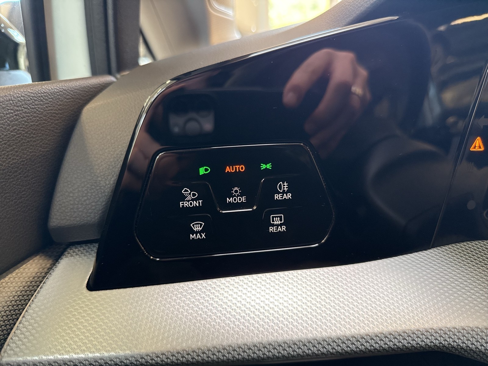 Volkswagen Golf VIII 2.0 GOAL AHK CAM ACC NAVI LED+ CARPLAY