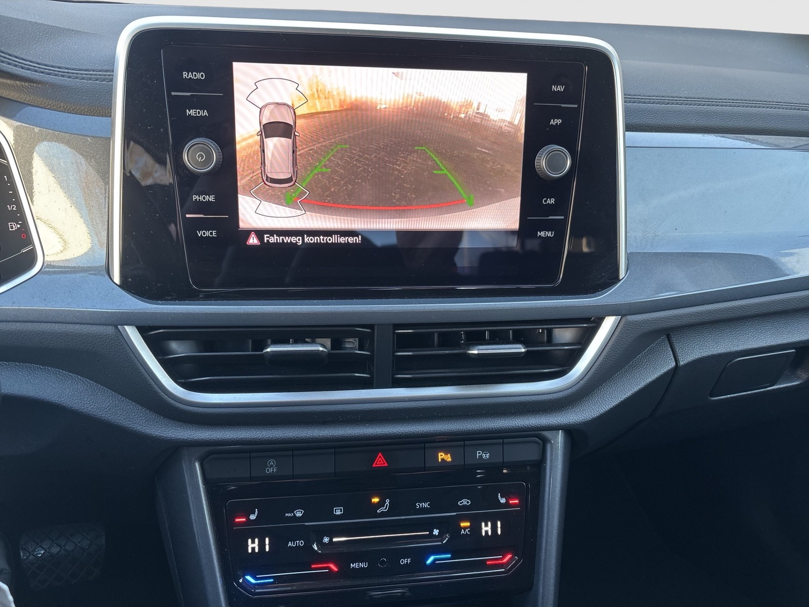 Volkswagen T-Roc 2.0 STYLE CAM ACC NAVI LM17 LED+ CARPLAY