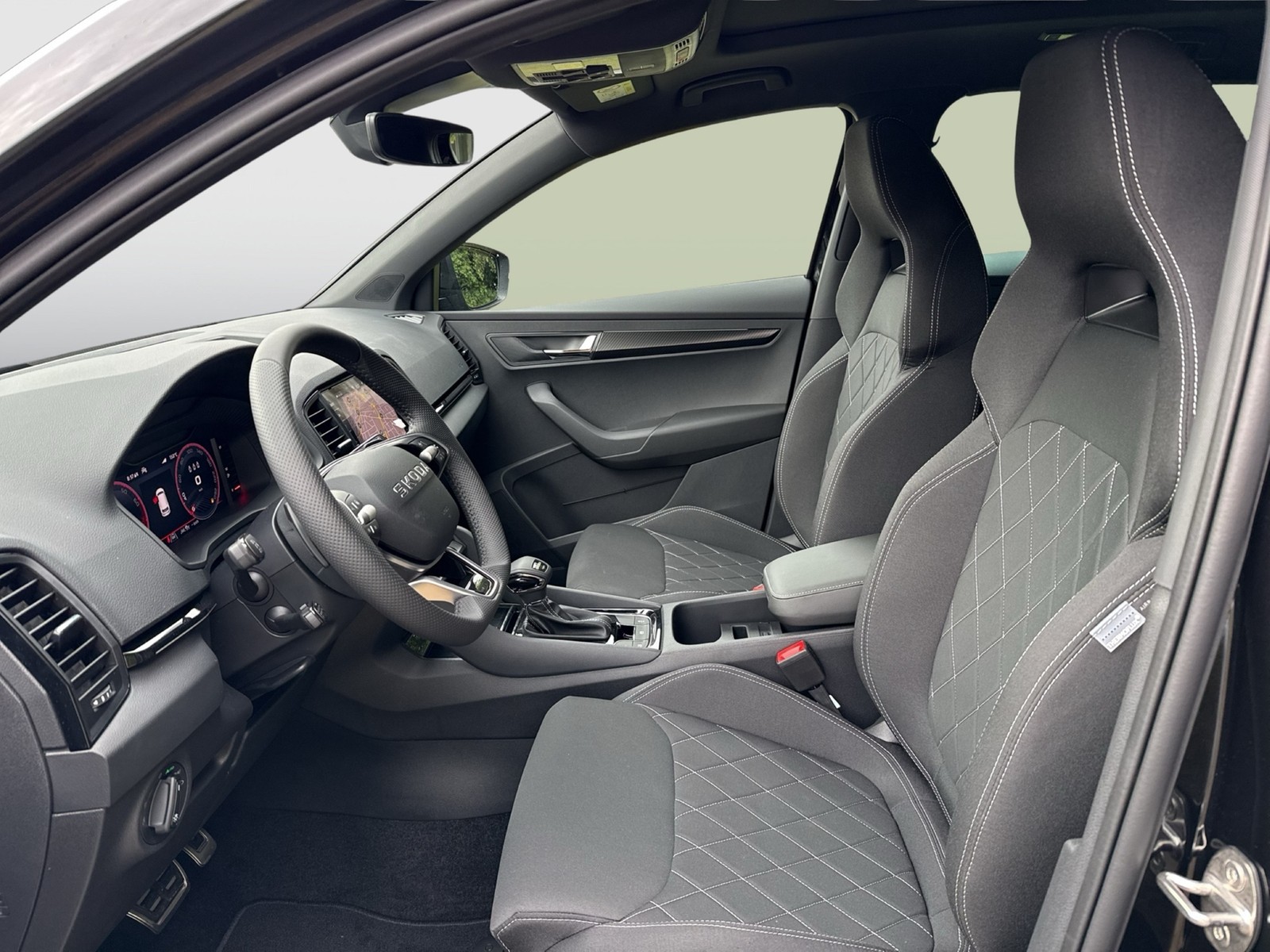 Skoda Karoq 2.0 SPORTLINE 4X4 PANO AHK CAM ACC LM18