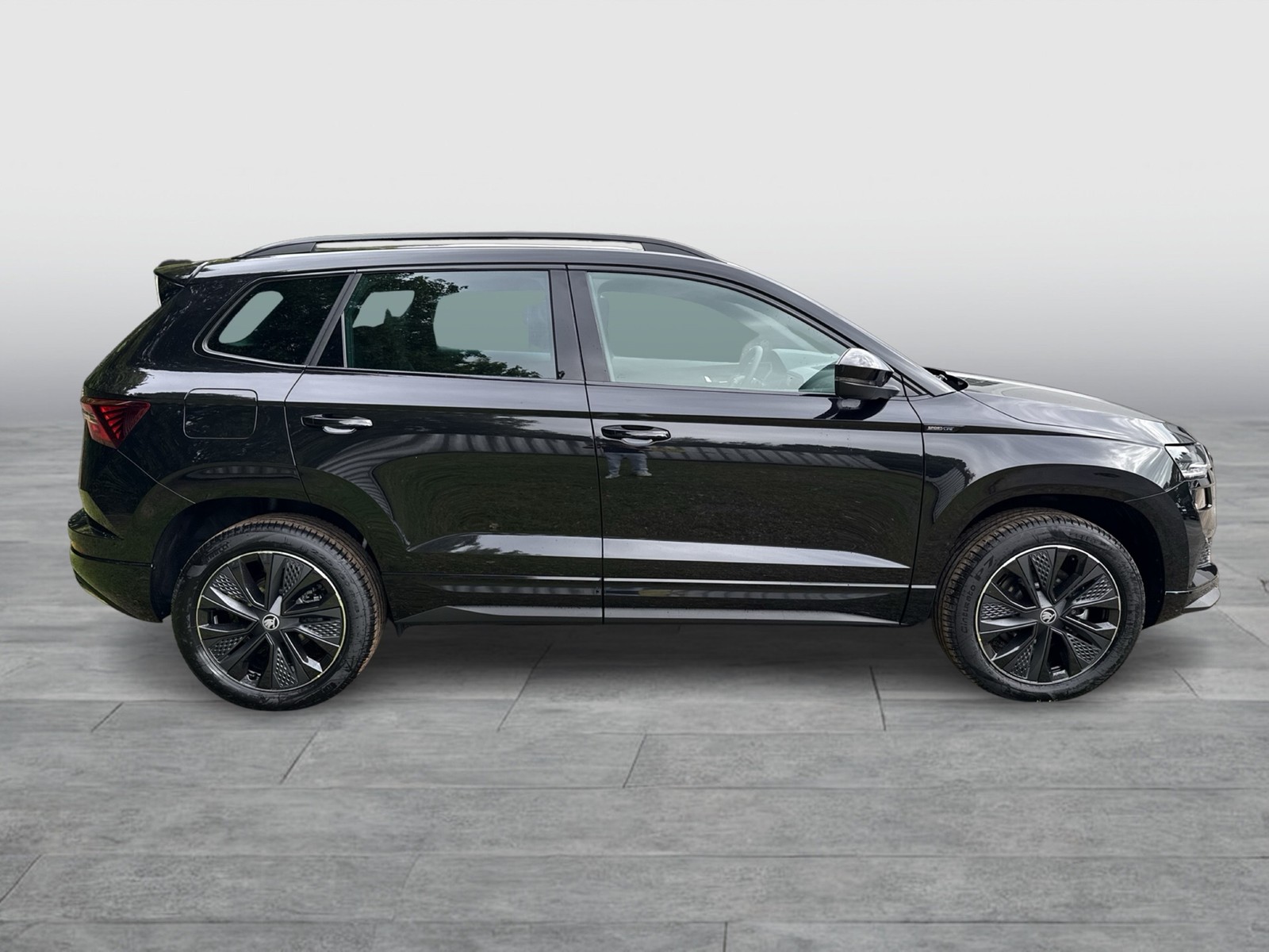 Skoda Karoq 2.0 SPORTLINE 4X4 PANO AHK CAM ACC LM18