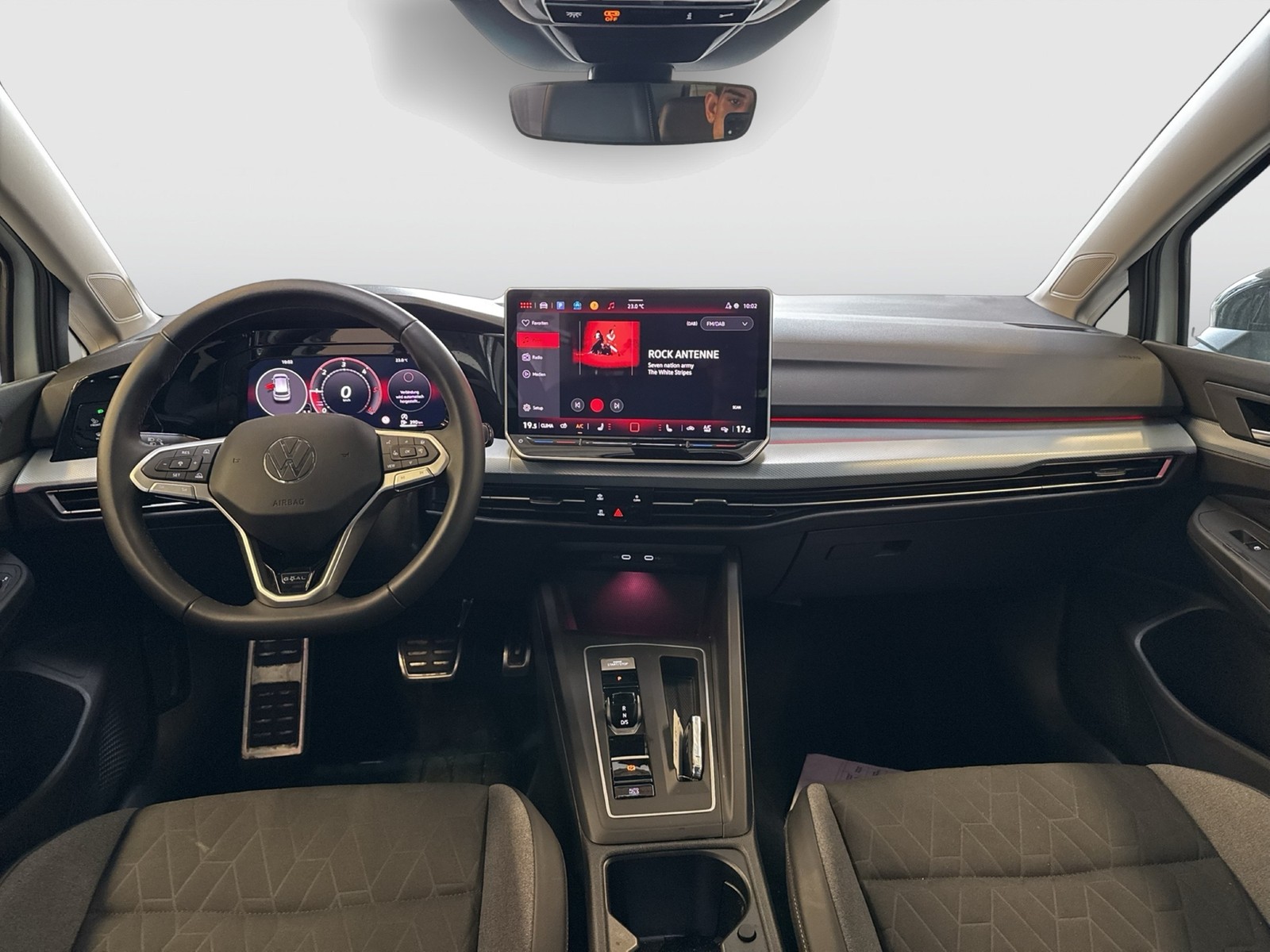 Volkswagen Golf VIII 2.0 GOAL AHK CAM ACC NAVI LED+ CARPLAY