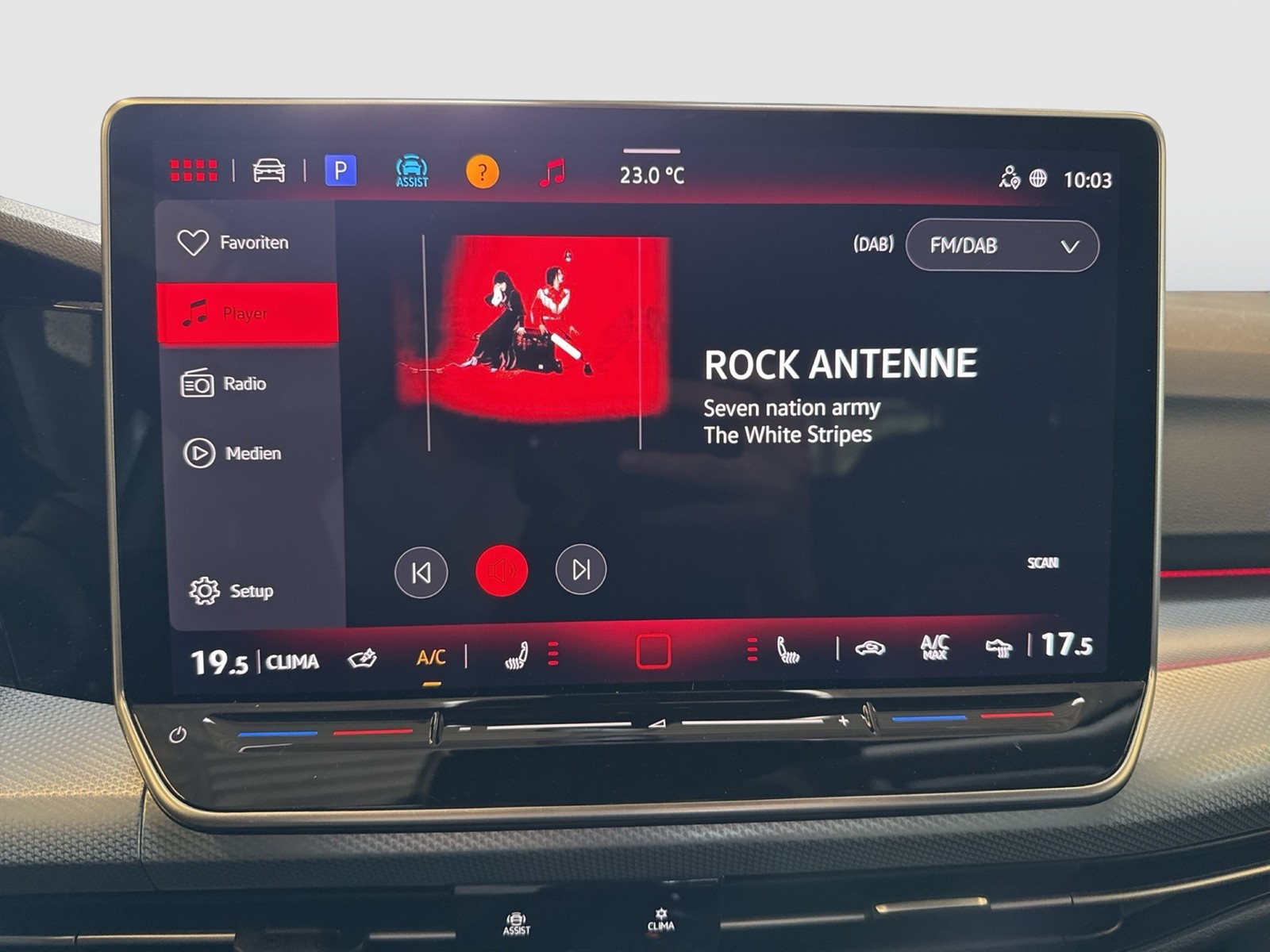 Volkswagen Golf VIII 2.0 GOAL AHK CAM ACC NAVI LED+ CARPLAY
