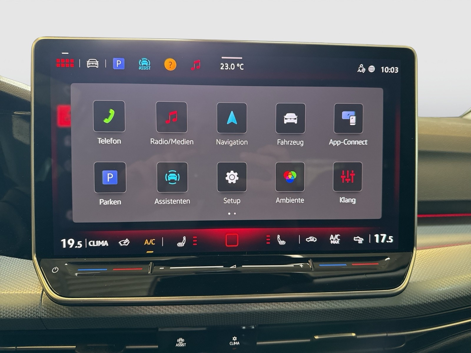 Volkswagen Golf VIII 2.0 GOAL AHK CAM ACC NAVI LED+ CARPLAY