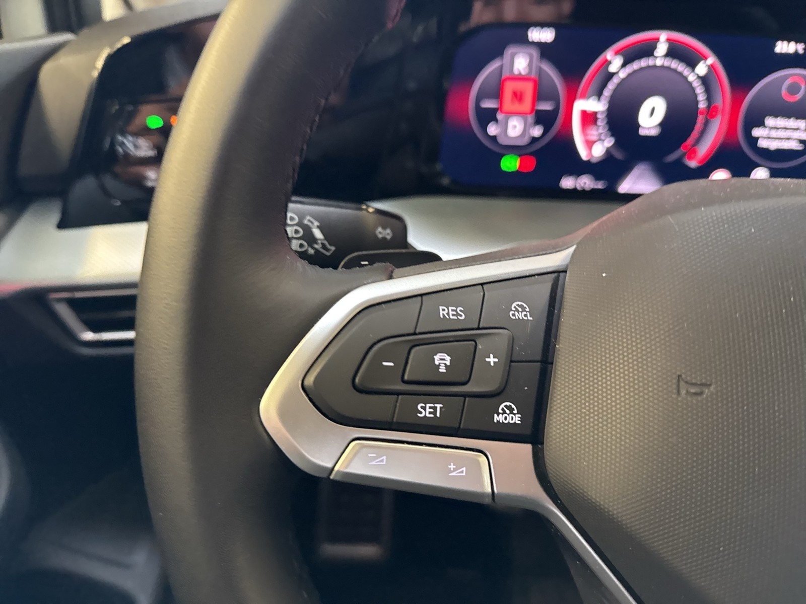 Volkswagen Golf VIII 2.0 GOAL AHK CAM ACC NAVI LED+ CARPLAY