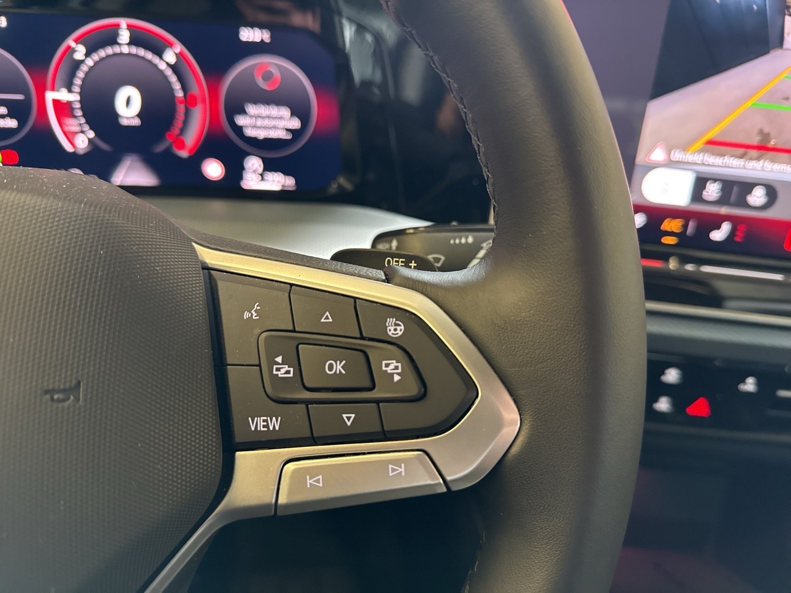 Volkswagen Golf VIII 2.0 GOAL AHK CAM ACC NAVI LED+ CARPLAY
