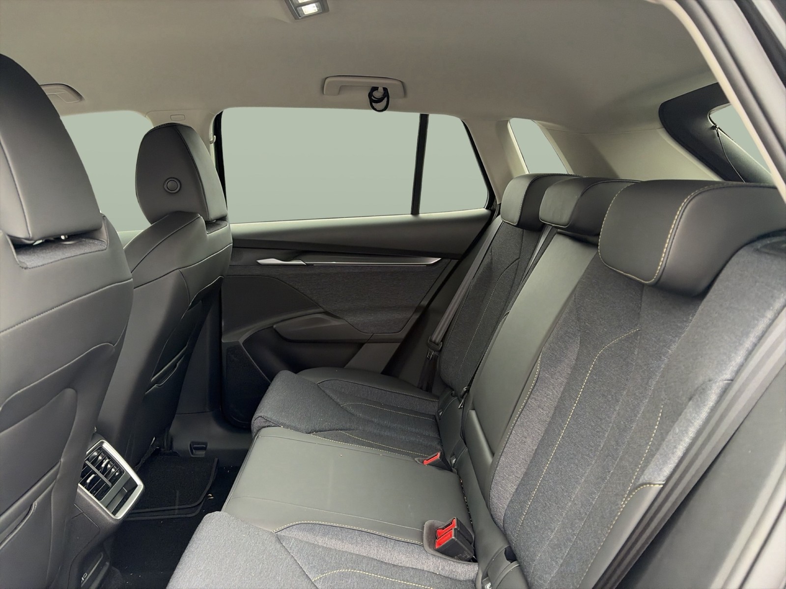 Skoda Elroq 85 LOFT WÄRMEPUMPE AHK CAM ACC LM19 NAVI