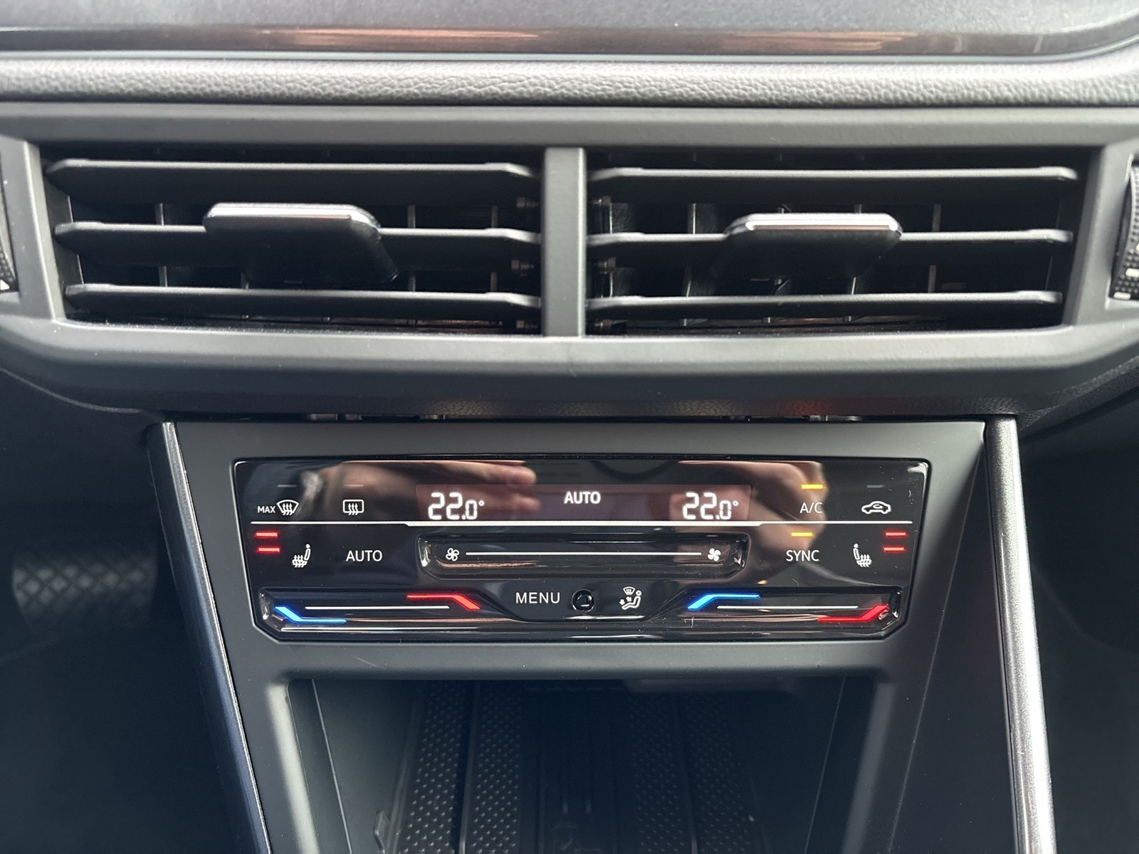 Volkswagen Taigo 1.5 STYLE CAM ACC NAVI LM17 CARPLAY SITZHZ