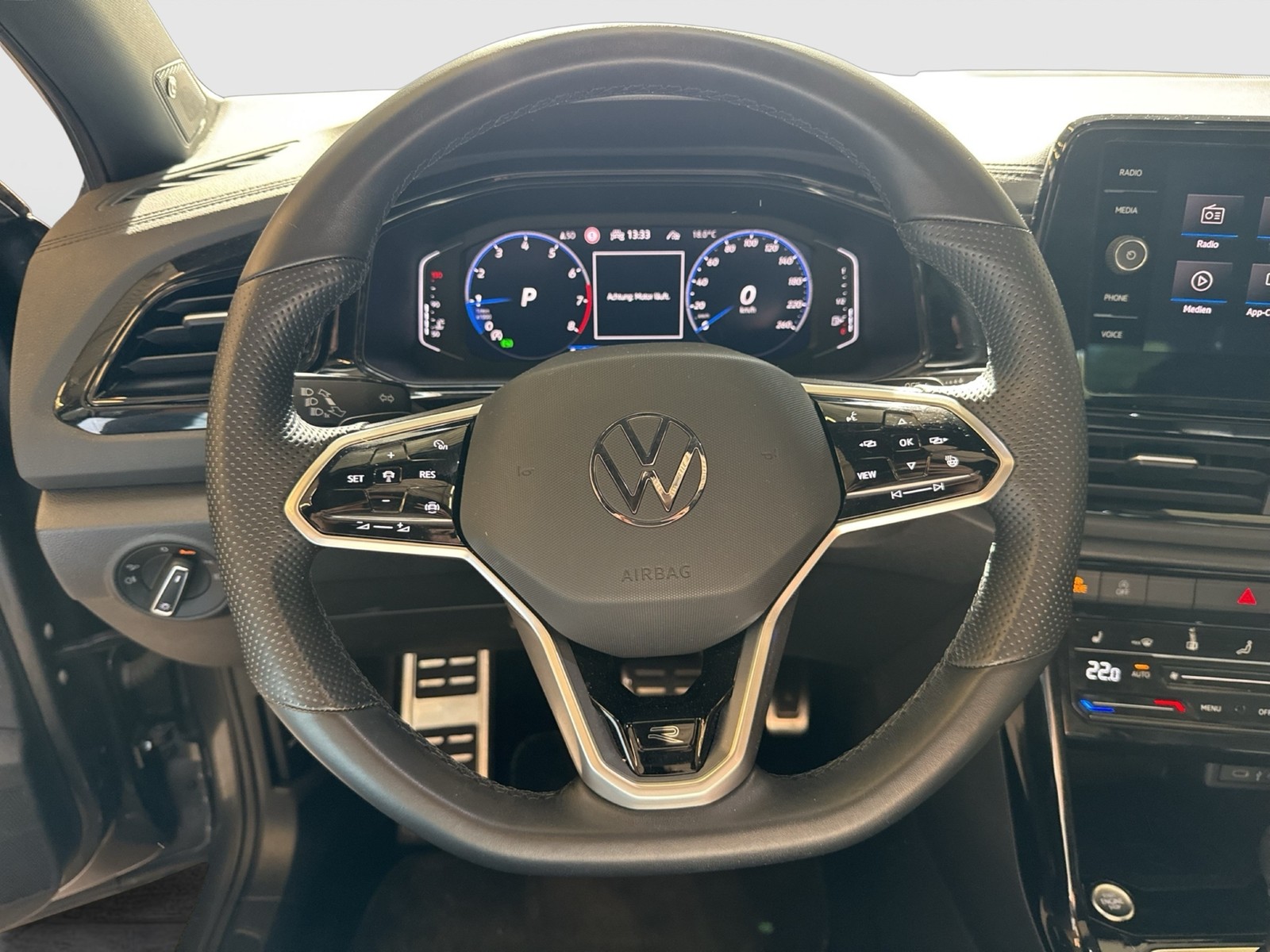 Volkswagen T-Roc 1.5 R-LINE BLACK STYLE PANO BEATS ALU19"