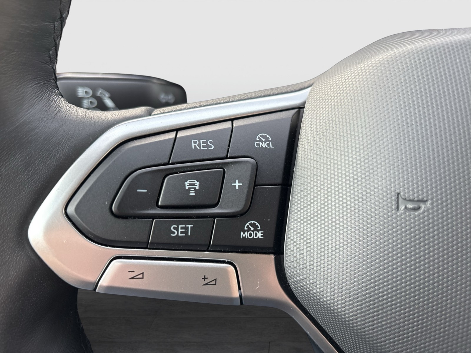 Volkswagen Golf VIII 2.0 LIFE FACELIFT ACC CARPLAY SITZHEIZ