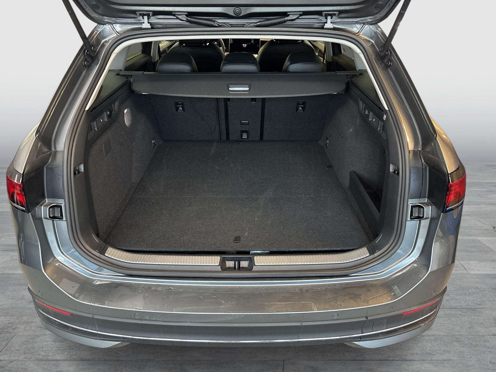 Volkswagen Passat Variant 1.5 HYBRID BUSINESS AHK CAM ACC