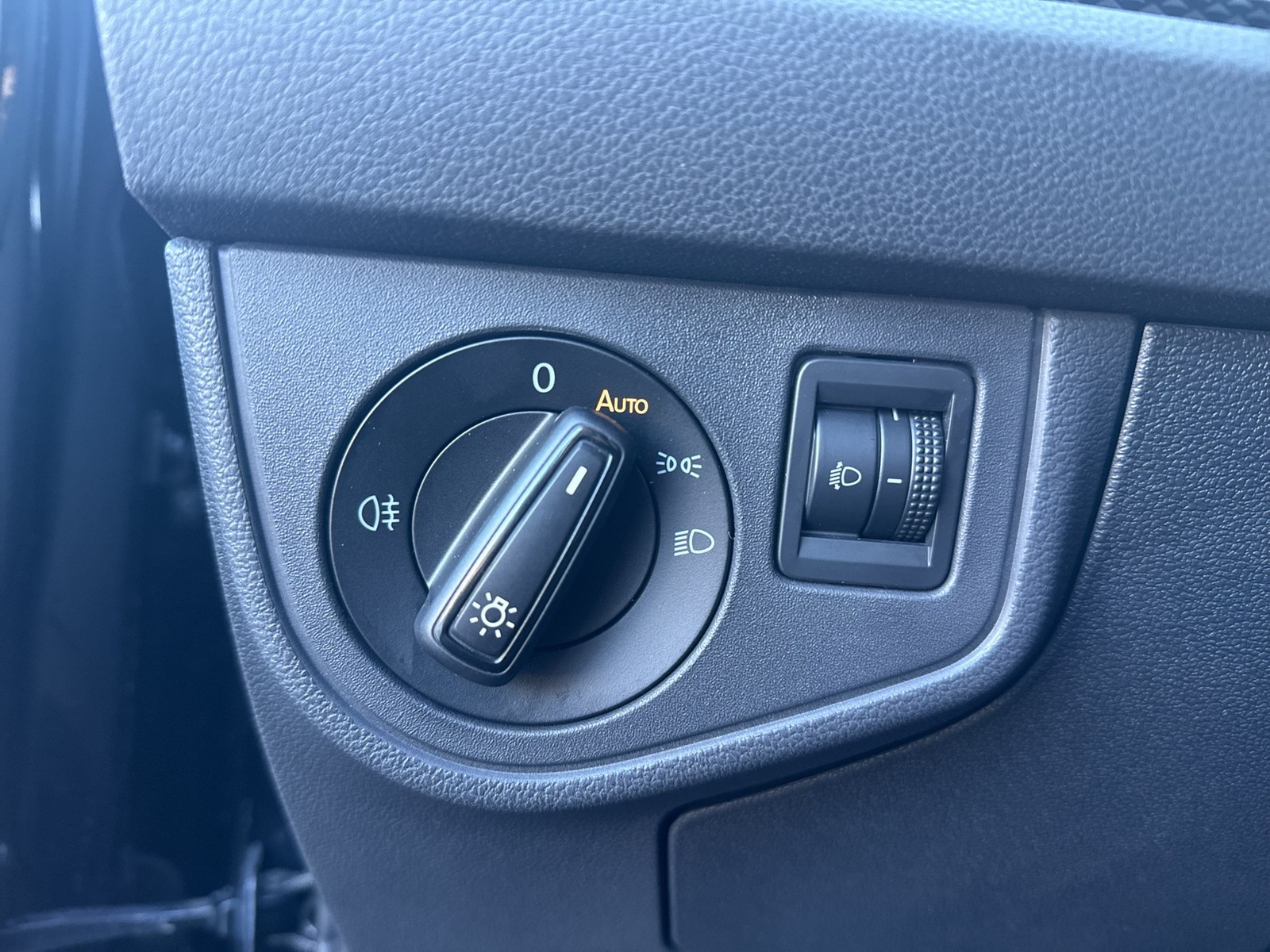 Volkswagen Taigo 1.0 LIFE KAMERA ACC NAVI CARPLAY SITZHEIZ