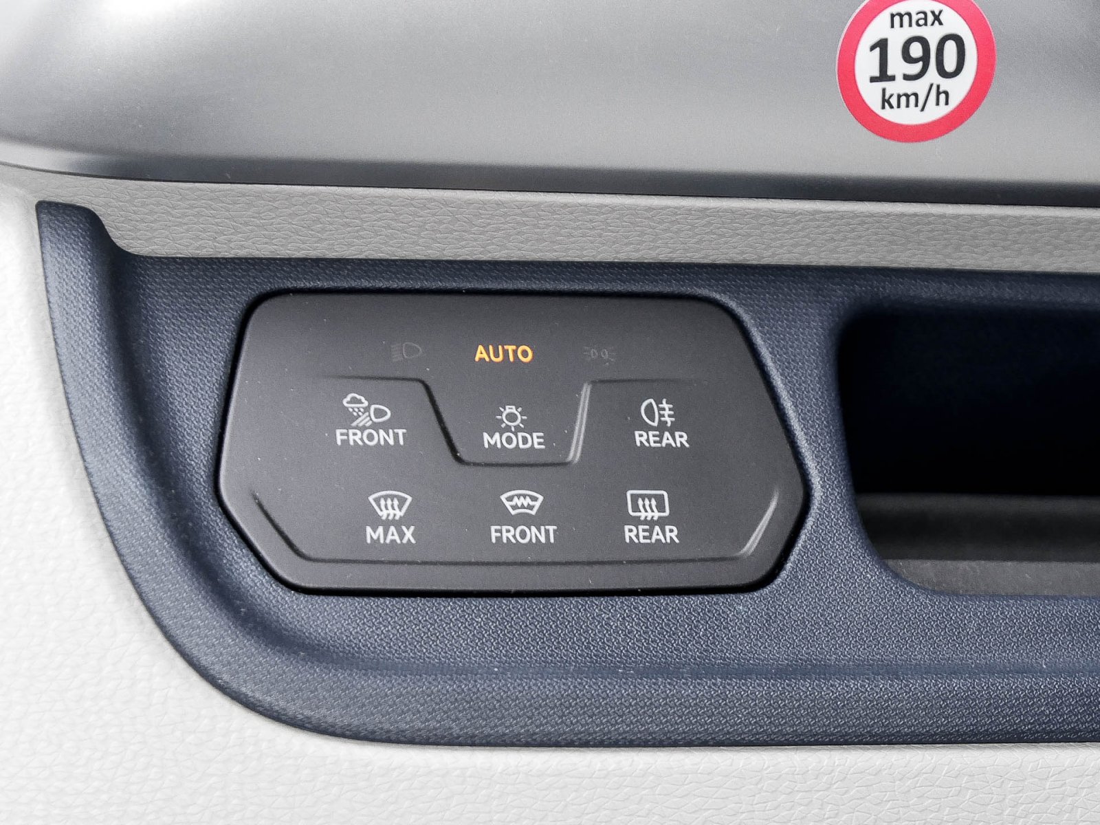 Volkswagen ID.Buzz Bus PRO AHK NAVI IQLIGHT 360CAM BOX PLUS