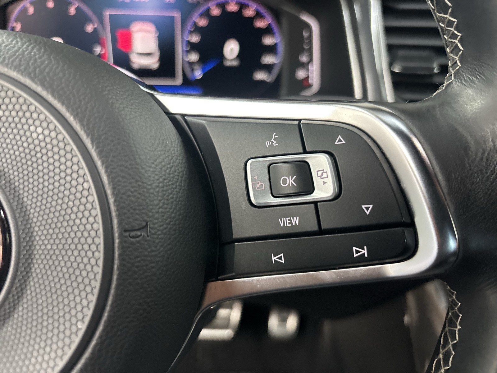 Volkswagen T-Roc 1.5 R-LINE BEATS CAM ACC LM19 NAVI SITZHZ.