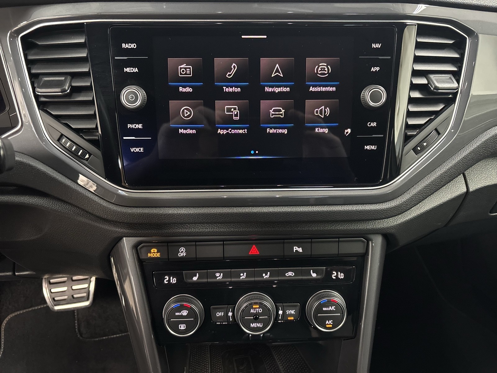 Volkswagen T-Roc 1.5 R-LINE BEATS CAM ACC LM19 NAVI SITZHZ.