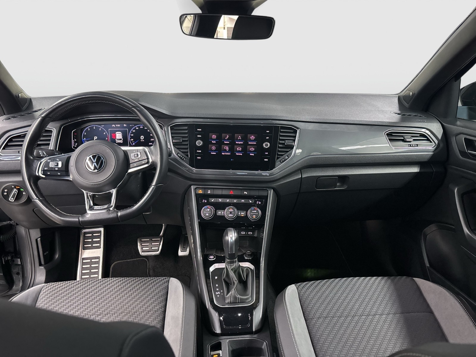 Volkswagen T-Roc 1.5 R-LINE BEATS CAM ACC LM19 NAVI SITZHZ.