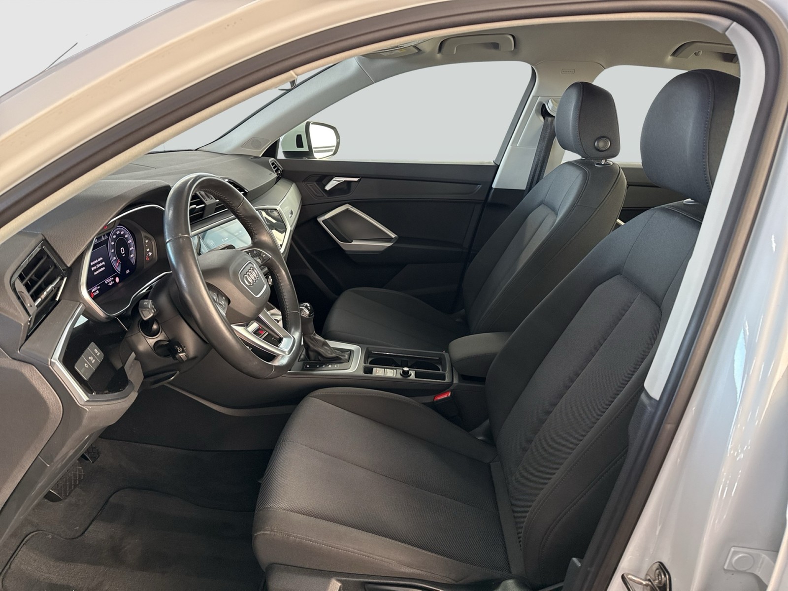 Audi Q3 35 advanced ACC ALU18" eKLAPPE NAVI+