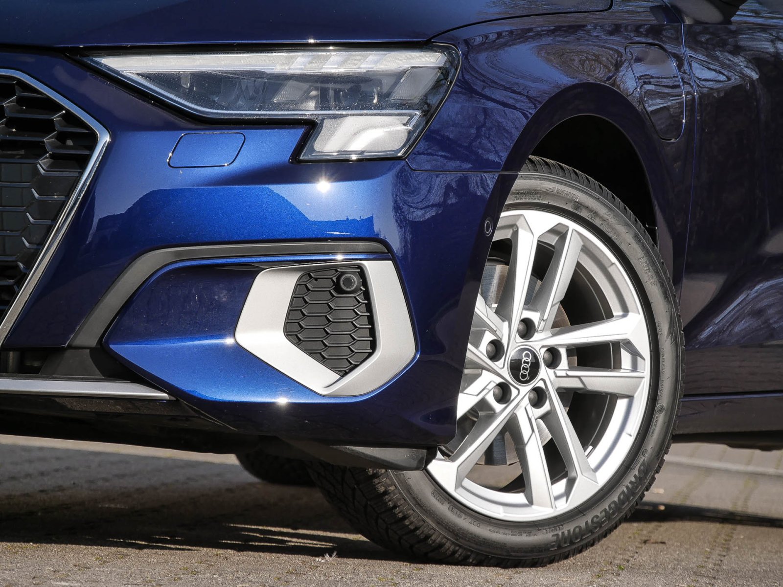 Audi A3 Sportback 40 HYBRID advanced ACC LM18 NAVI+