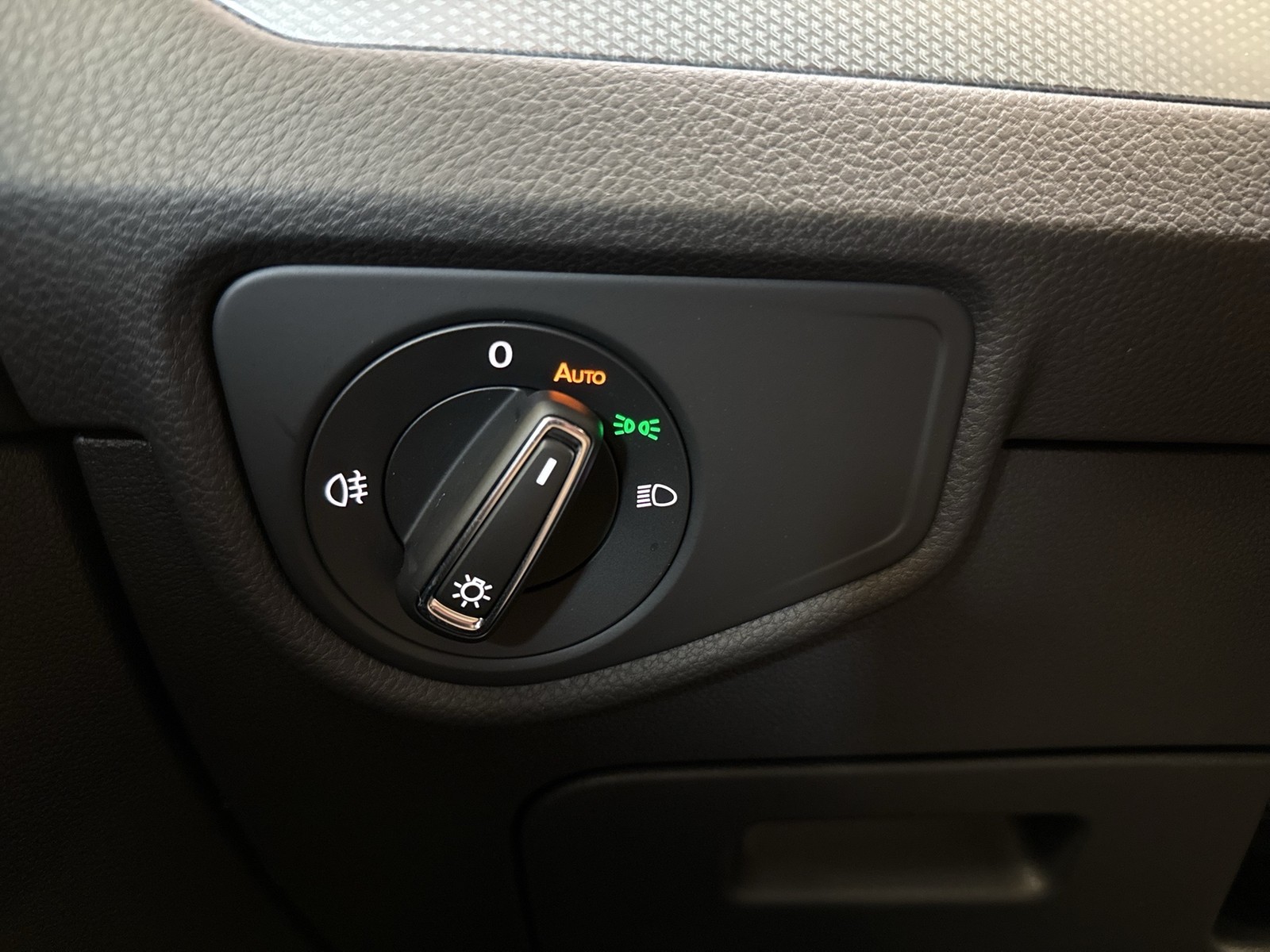 Volkswagen Touran 2.0 GOAL 7SITZE AHK ACC E-KLAPPE NAVI