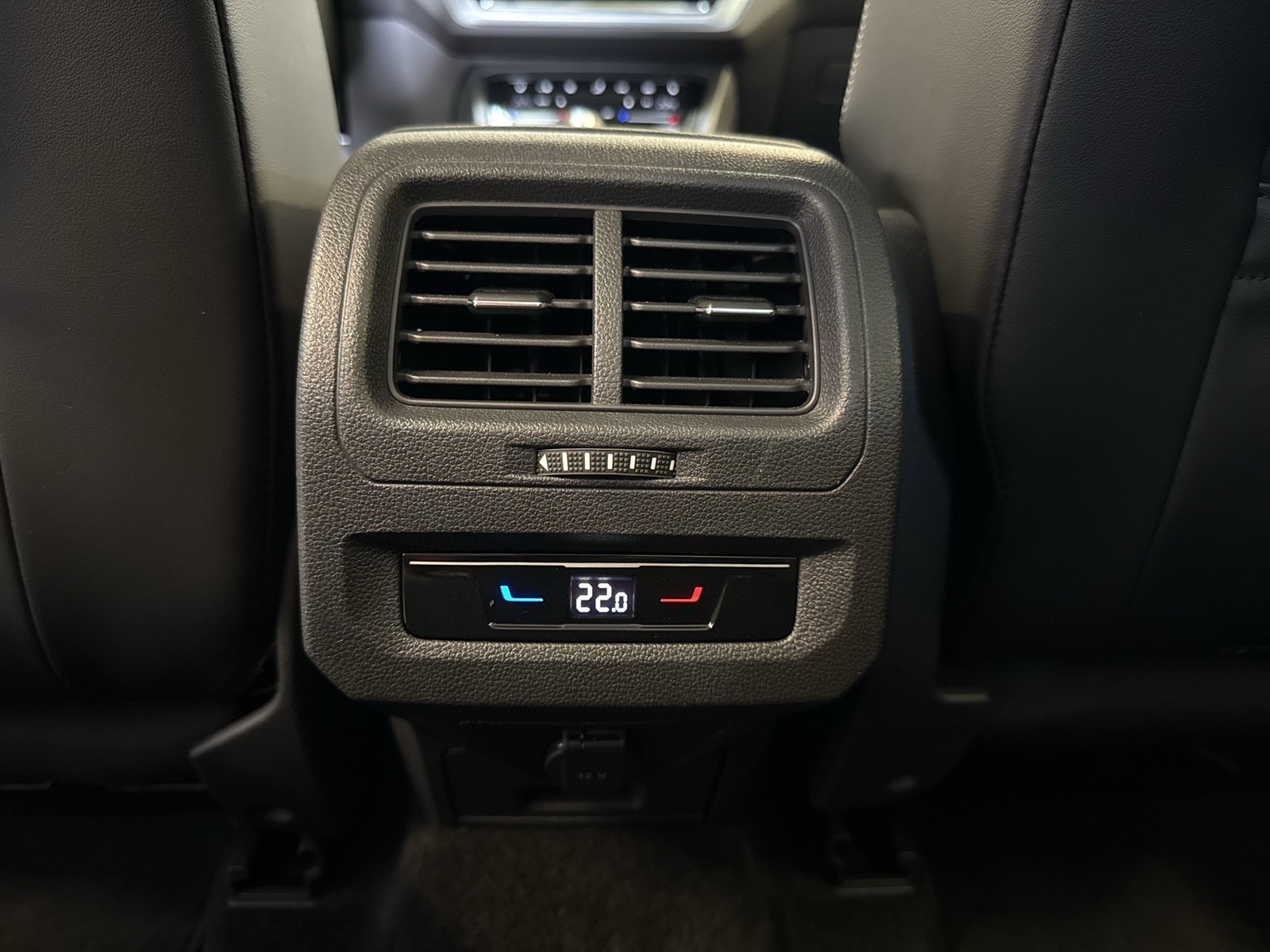 Volkswagen Touran 2.0 GOAL 7SITZE AHK ACC E-KLAPPE NAVI