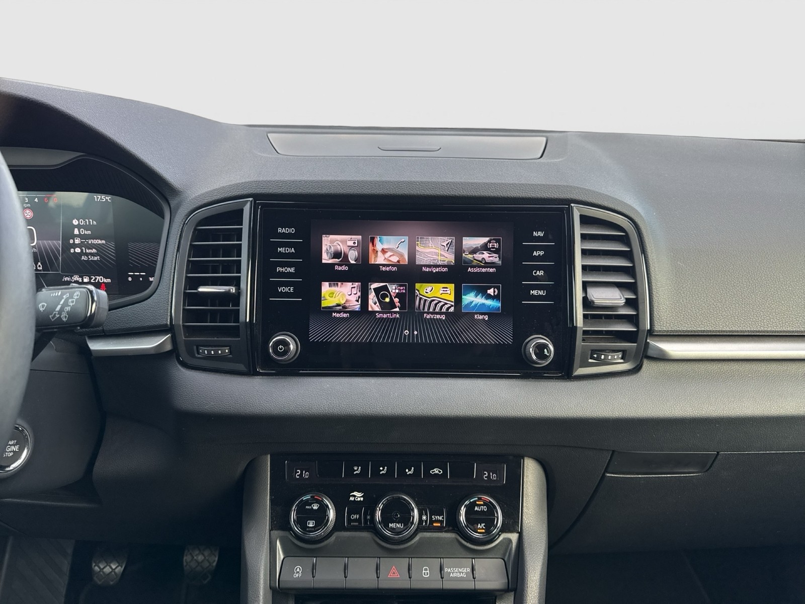 Skoda Karoq 1.5 SELECTION LM17 CARPLAY TEMPOMAT KLIMA