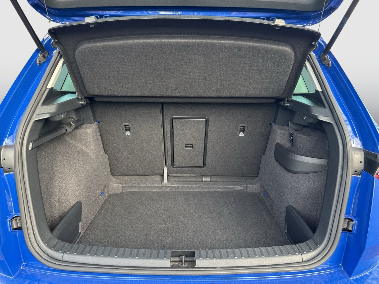 Skoda Karoq 1.5 SELECTION LM17 CARPLAY TEMPOMAT KLIMA