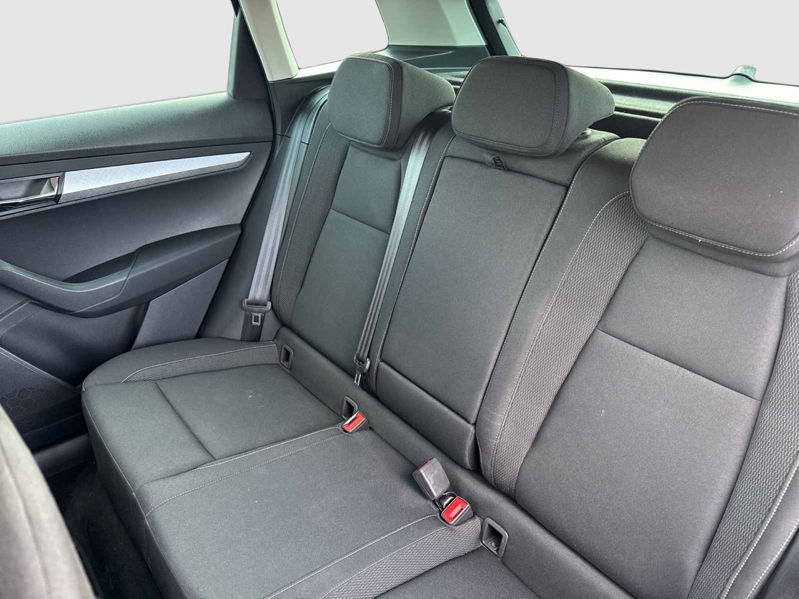 Skoda Karoq 1.5 SELECTION LM17 CARPLAY TEMPOMAT KLIMA