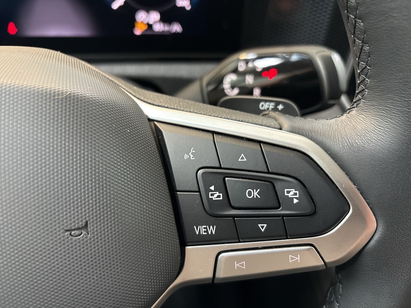 Volkswagen Tiguan 2.0 AHK CAM NAVI LM17 CARPLAY SITZHEIZUNG