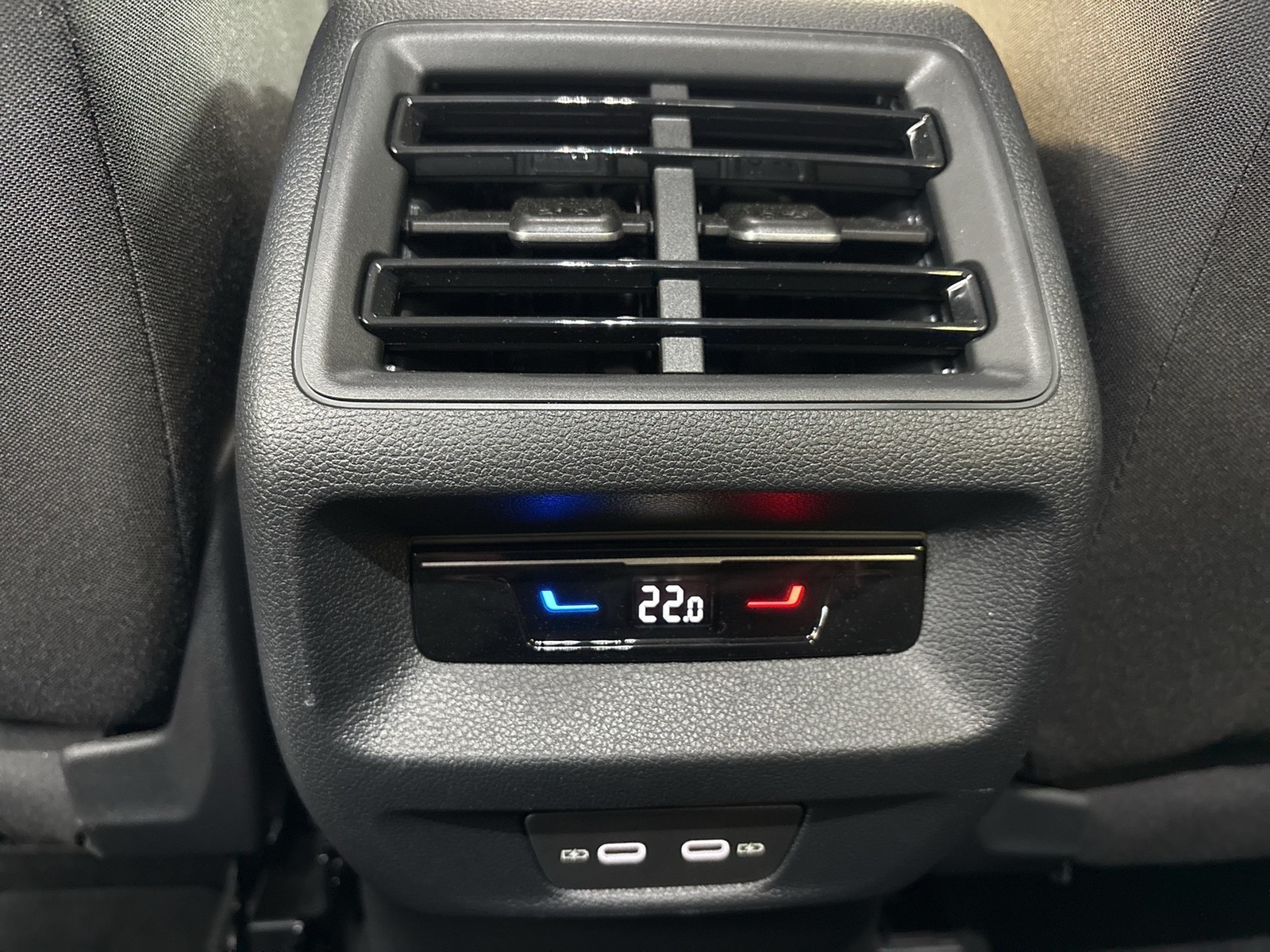 Volkswagen Tiguan 2.0 AHK CAM NAVI LM17 CARPLAY SITZHEIZUNG