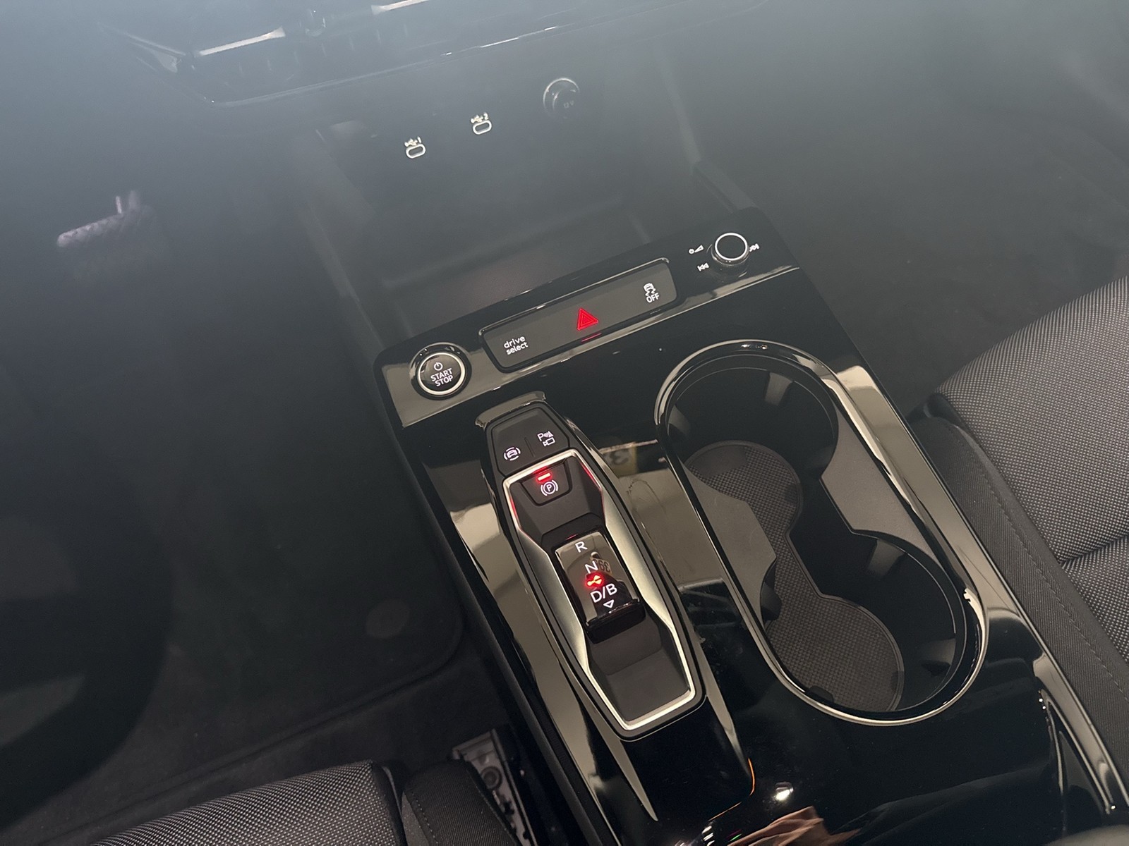 Audi A6 e-tron Sportback S LINE TECH+ AHK ACC CAM 21"