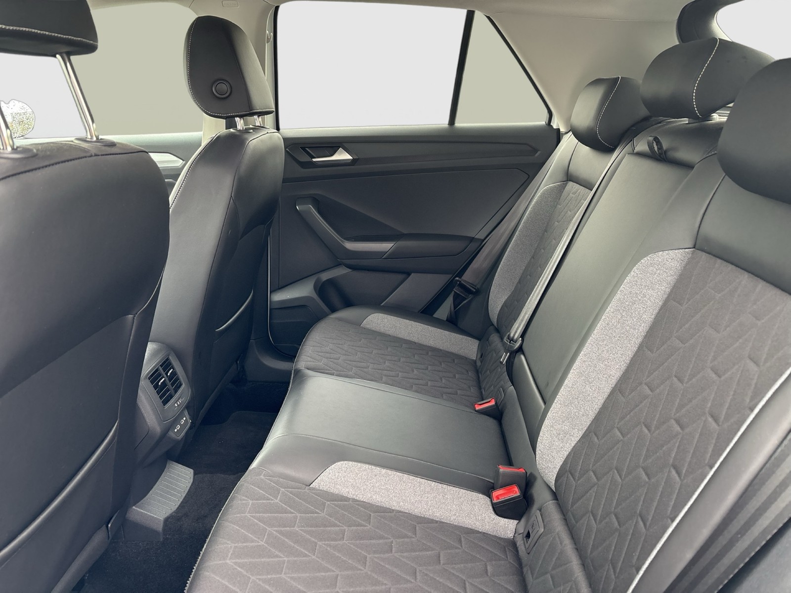 Volkswagen T-Roc 1.5 GOAL ACC LM17 NAVI CARPLAY SITZHEIZUNG