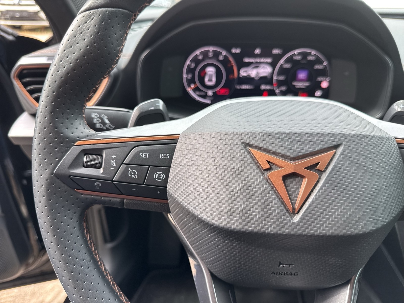 Cupra Formentor 1.5 CAM ACC LM18 E-KLAPPE NAVI CARPLAY