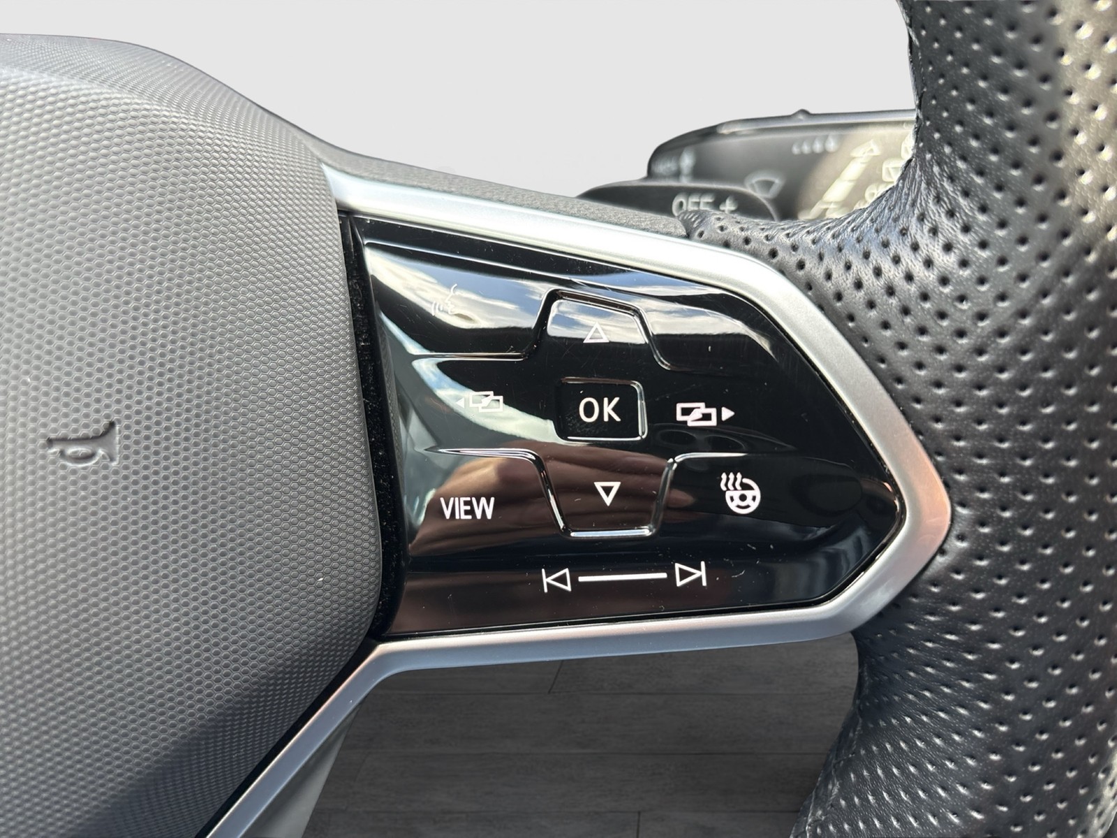 Volkswagen Golf VIII 2.0 R-LINE HARMAN KARDON CAM ACC LM18