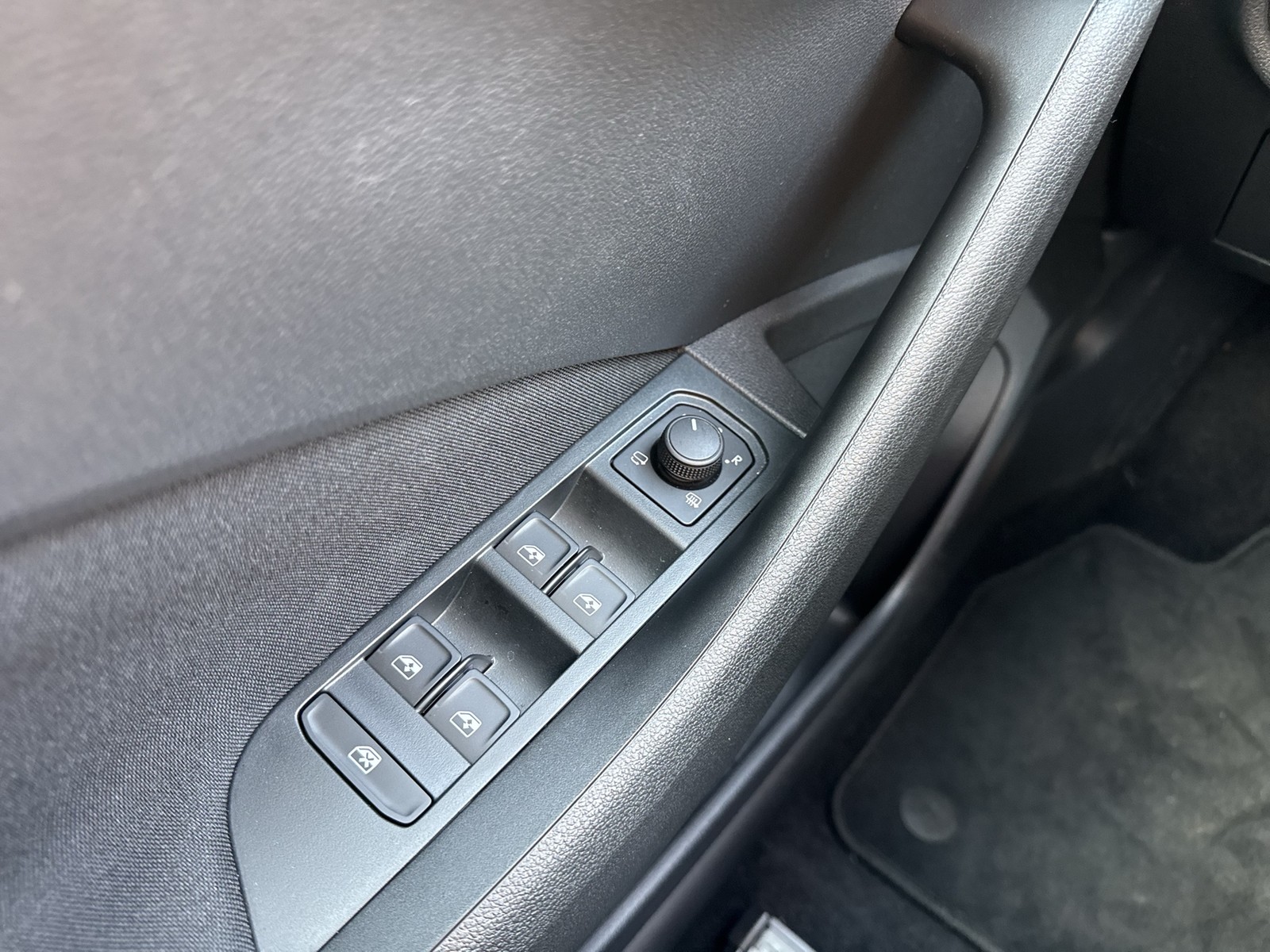 Skoda Kamiq 1.0 TOUR BLACKPACKAGE CAM MATRIX NAVI LM17