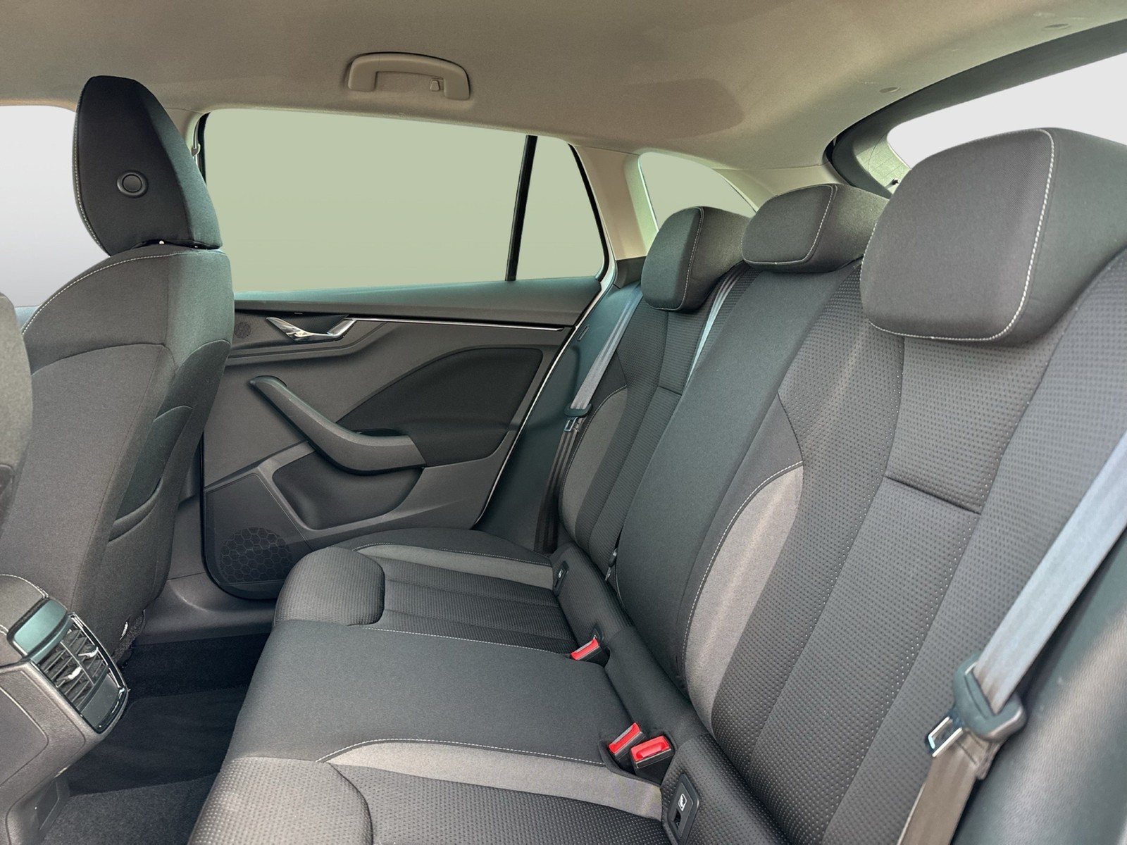 Skoda Scala 1.0 TOUR LM17 SITZHEIZUNG LED EINPARKHILFE