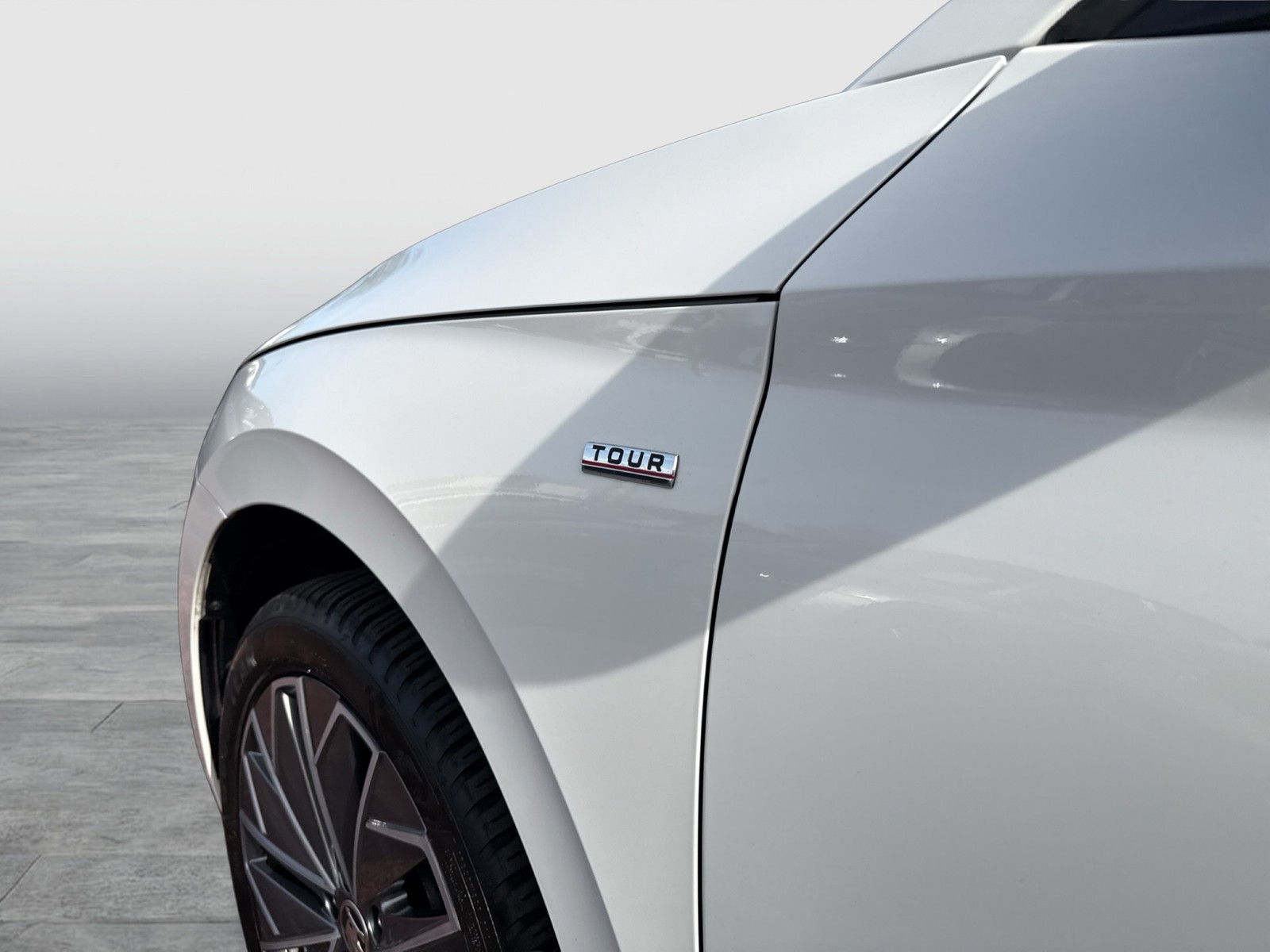 Skoda Scala 1.0 TOUR LM17 SITZHEIZUNG LED EINPARKHILFE