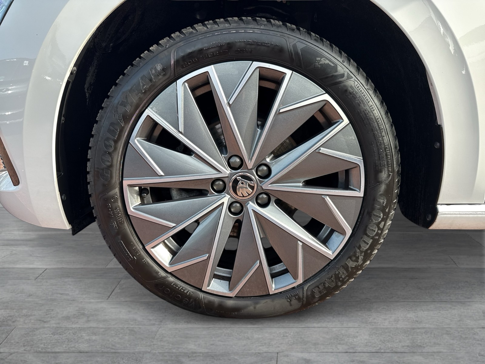 Skoda Scala 1.0 TOUR LM17 SITZHEIZUNG LED EINPARKHILFE