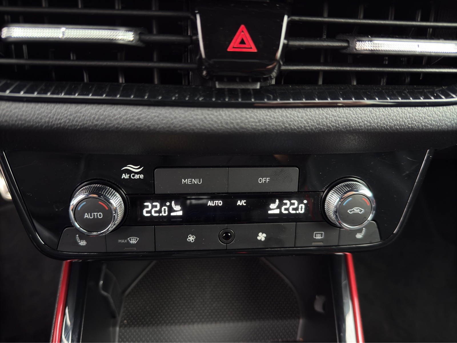 Skoda Fabia 1.0 MONTE CARLO CAM ACC NAVI ALU SITZHEIZ.