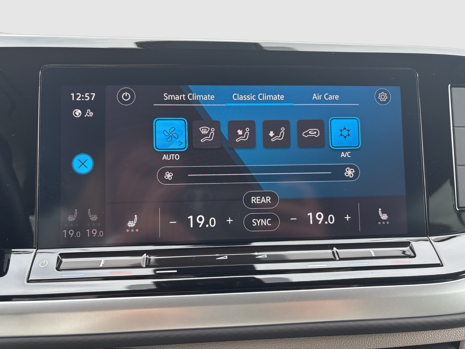 Volkswagen T7 Multivan 2.0 LIFE STANDHZ. AHK KAMERA NAVI