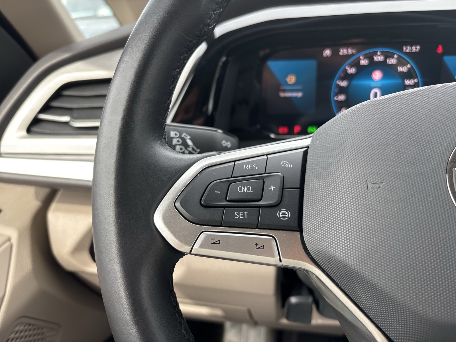 Volkswagen T7 Multivan 2.0 LIFE STANDHZ. AHK KAMERA NAVI