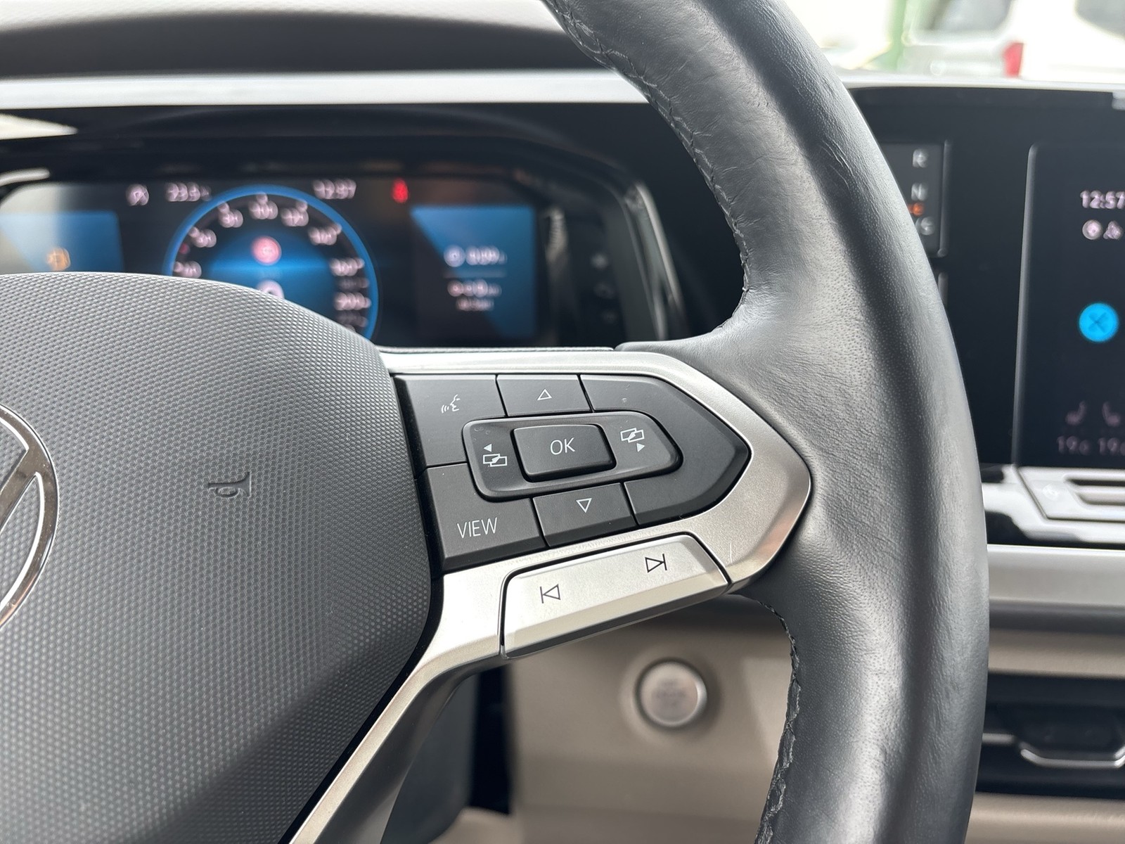 Volkswagen T7 Multivan 2.0 LIFE STANDHZ. AHK KAMERA NAVI
